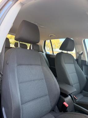 Blue 2013 Volkswagen Golf 2.5L