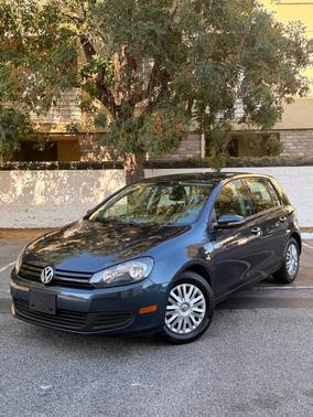 Blue 2013 Volkswagen Golf 2.5L