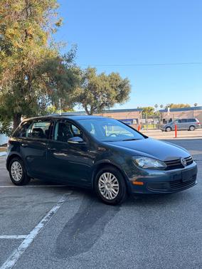 Blue 2013 Volkswagen Golf 2.5L