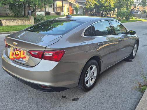 Gold 2023 Chevrolet Malibu 1LS