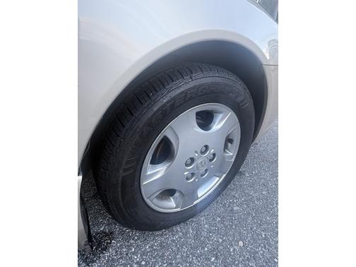 2004 Toyota Avalon XLS