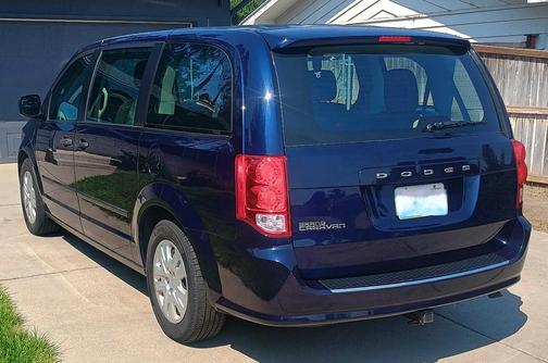 Blue 2015 Dodge Grand Caravan AVP/SE