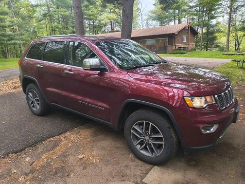 Red 2018 Jeep Grand Cherokee Limited