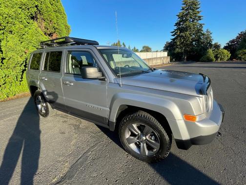 Silver 2016 Jeep Patriot Sport
