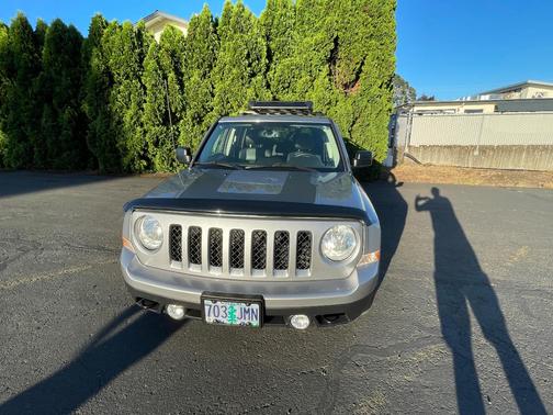 Silver 2016 Jeep Patriot Sport