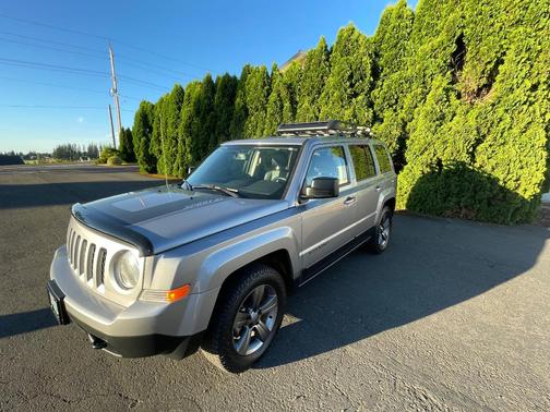 Silver 2016 Jeep Patriot Sport