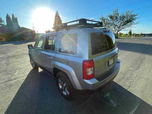 Silver 2016 Jeep Patriot Sport