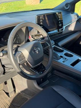 Black 2022 Toyota Sienna XSE