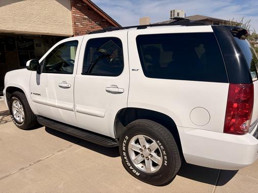 White 2007 GMC Yukon SLT