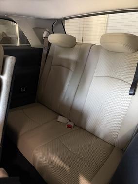 White 2018 Dodge Journey SE