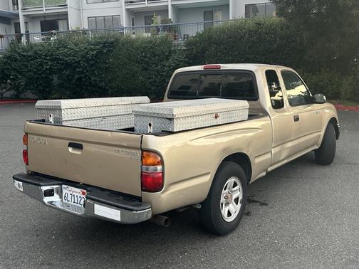 Gold 2001 Toyota Tacoma Xtracab