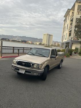 Gold 2001 Toyota Tacoma Xtracab