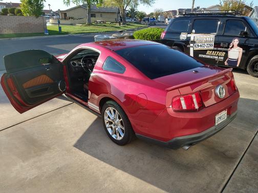 2011 Ford Mustang V6 Premium