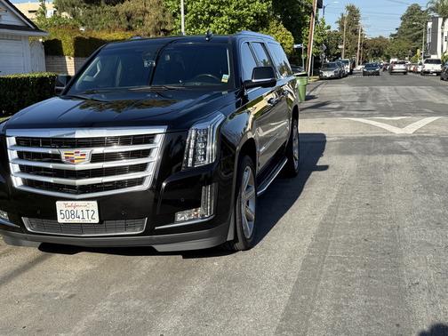 2019 Cadillac Escalade ESV Luxury