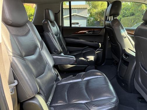 2019 Cadillac Escalade ESV Luxury