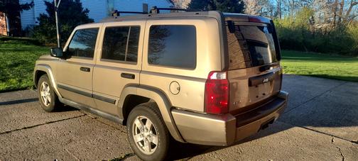 2006 Jeep Commander Base