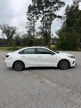 White 2024 Kia Forte GT