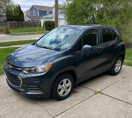 Gray 2021 Chevrolet Trax LS