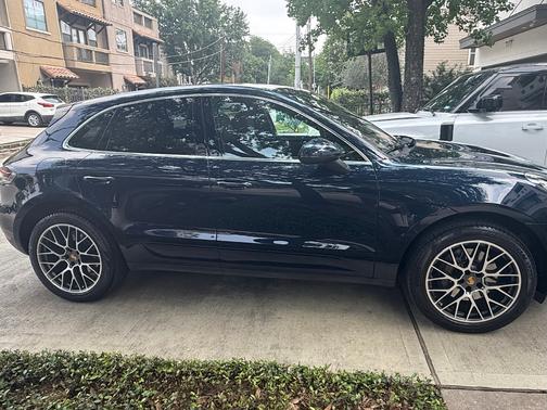 Blue 2019 Porsche Macan Macan S