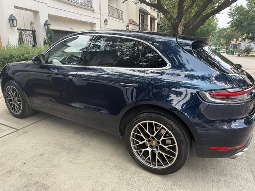 Blue 2019 Porsche Macan Macan S