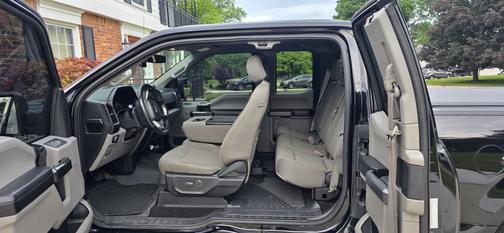 Black 2018 Ford F-150 XLT