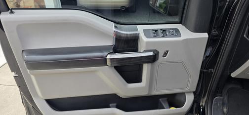 Black 2018 Ford F-150 XLT