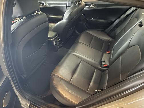 2019 Kia Stinger GT1
