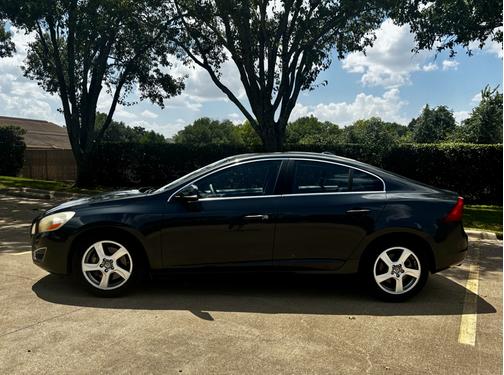Gray 2012 Volvo S60 T5