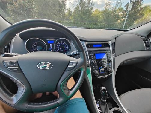 2012 Hyundai SONATA Hybrid Base