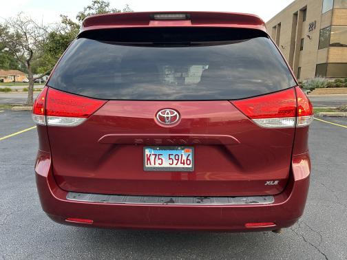 2011 Toyota Sienna XLE