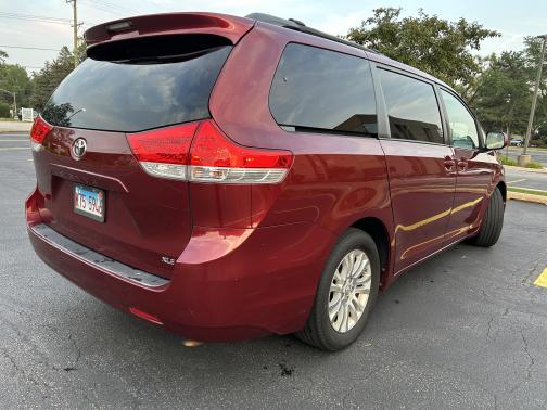 2011 Toyota Sienna XLE