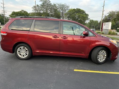 2011 Toyota Sienna XLE