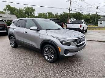 Gray 2022 Kia Seltos LX