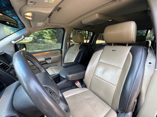 2013 Nissan Armada Platinum