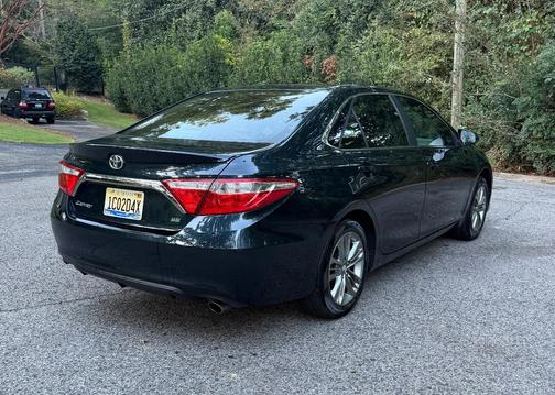 Blue 2017 Toyota Camry SE