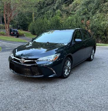 Blue 2017 Toyota Camry SE
