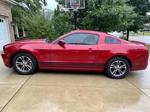 Red 2013 Ford Mustang V6 Premium