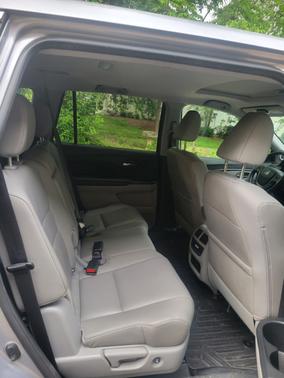 Silver 2017 Honda Pilot EX-L