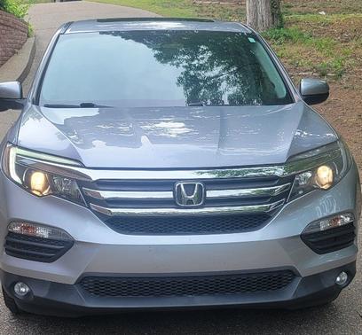 Silver 2017 Honda Pilot EX-L