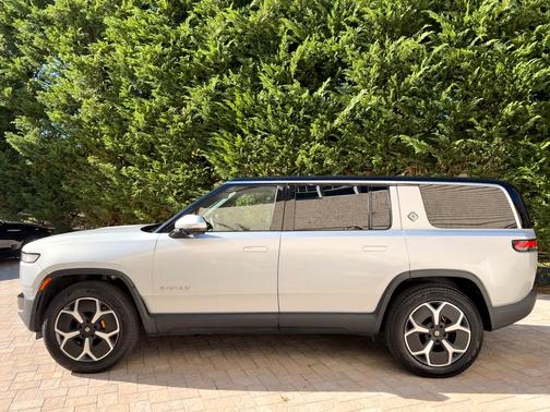 Silver 2023 Rivian R1S Adventure Quad-Motor Large Package
