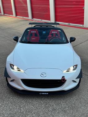 White 2016 Mazda MX-5 Miata Club