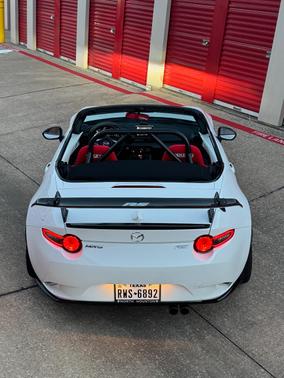 White 2016 Mazda MX-5 Miata Club