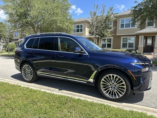 2023 BMW X7 xDrive40i