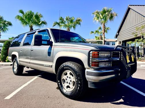 Gray 1999 Chevrolet Suburban 1500