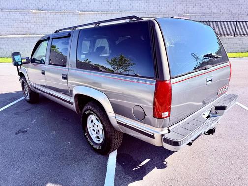Gray 1999 Chevrolet Suburban 1500