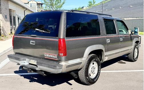 Gray 1999 Chevrolet Suburban 1500