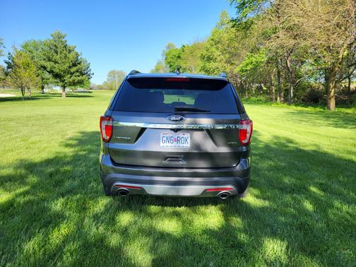 Gray 2017 Ford Explorer Limited