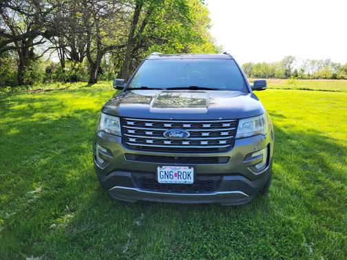 Gray 2017 Ford Explorer Limited
