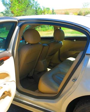 Beige 2010 Buick Lucerne Super