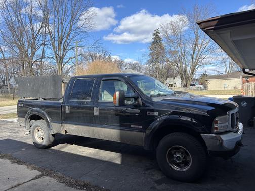2004 Ford F-250 Lariat Crew Cab Super Duty